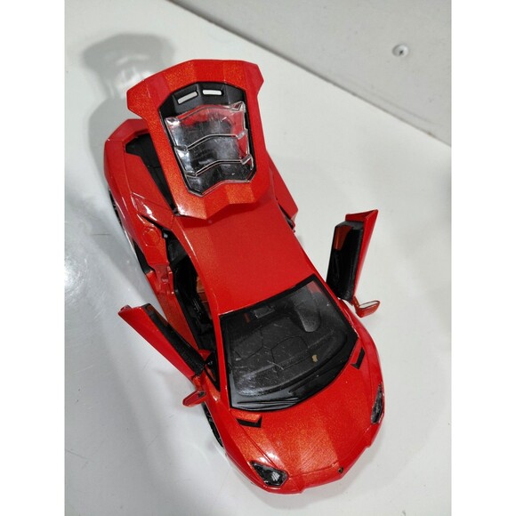 Maisto Die Cast 1/24 Scale Lamborghini Aventador LP700-4 Supercar - Picture 12 of 12